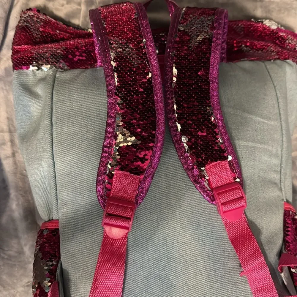 Girls NWOT Girabrilla Sequinned Backpack